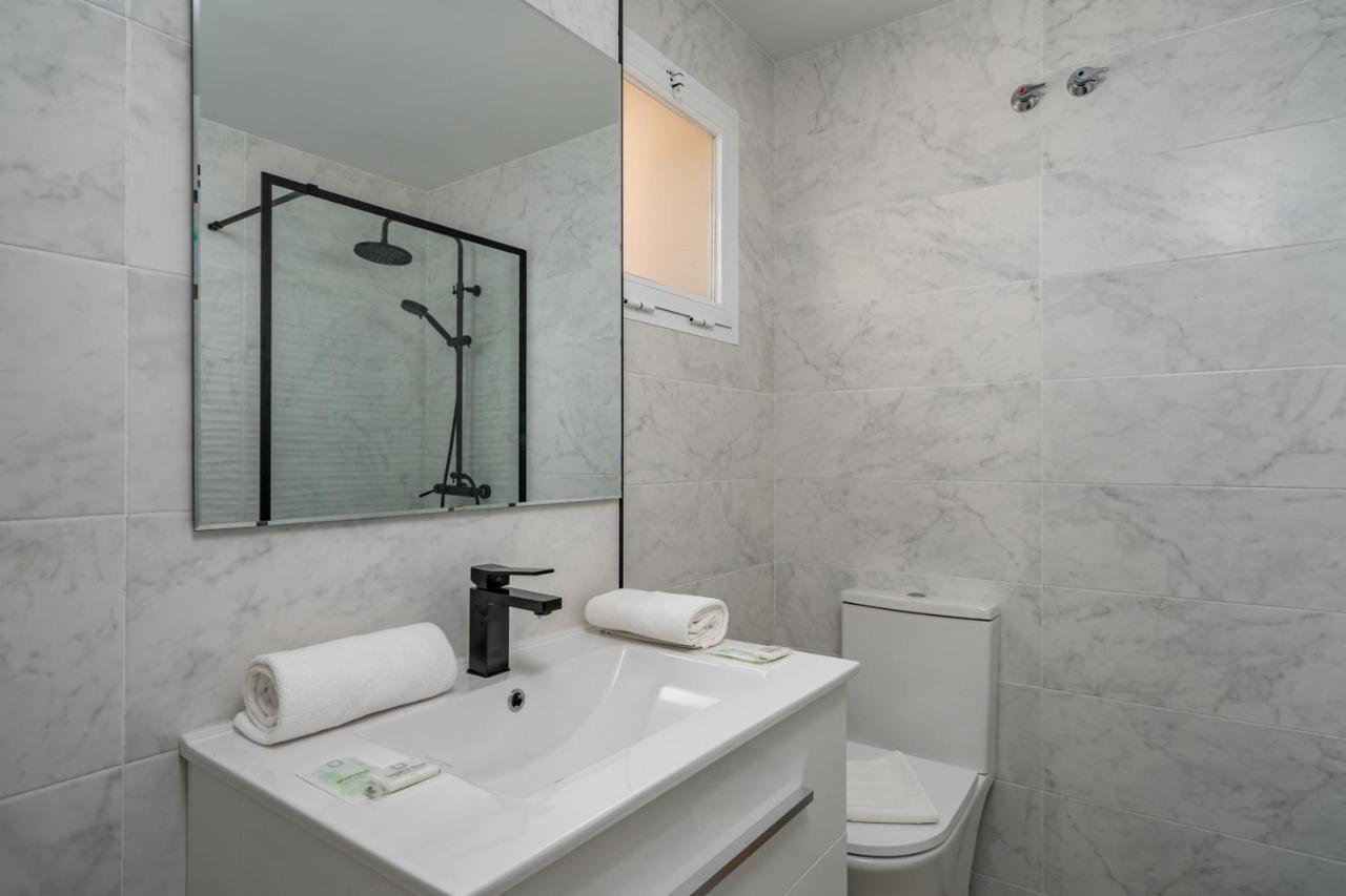 Spacious Castillo Sohail Penthouse With Jacuzzi By Costarentals - Ref 12 Appartamento Fuengirola